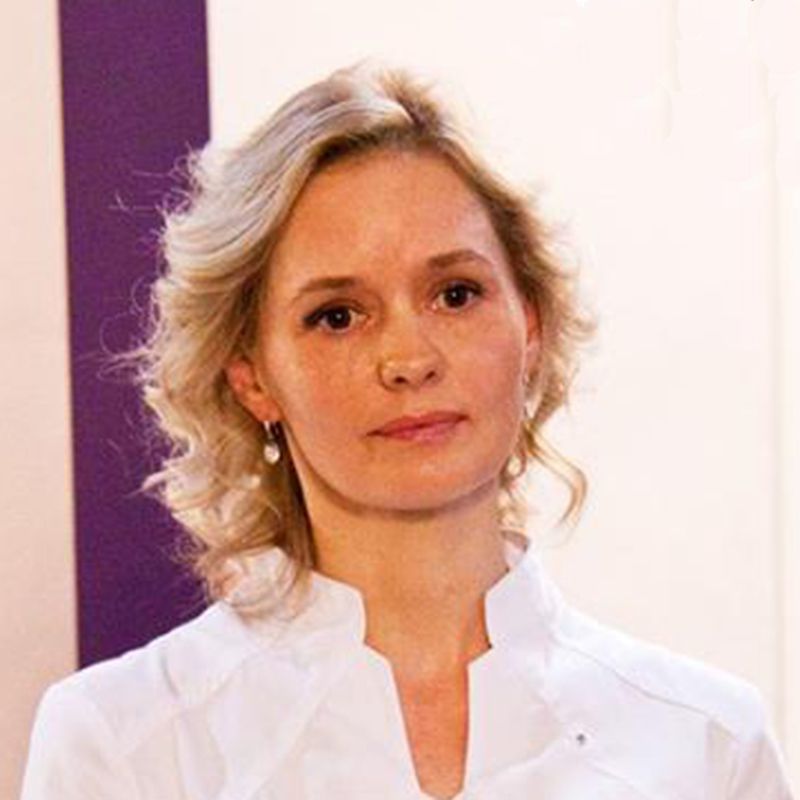 Юлия Олейник, Косметолог